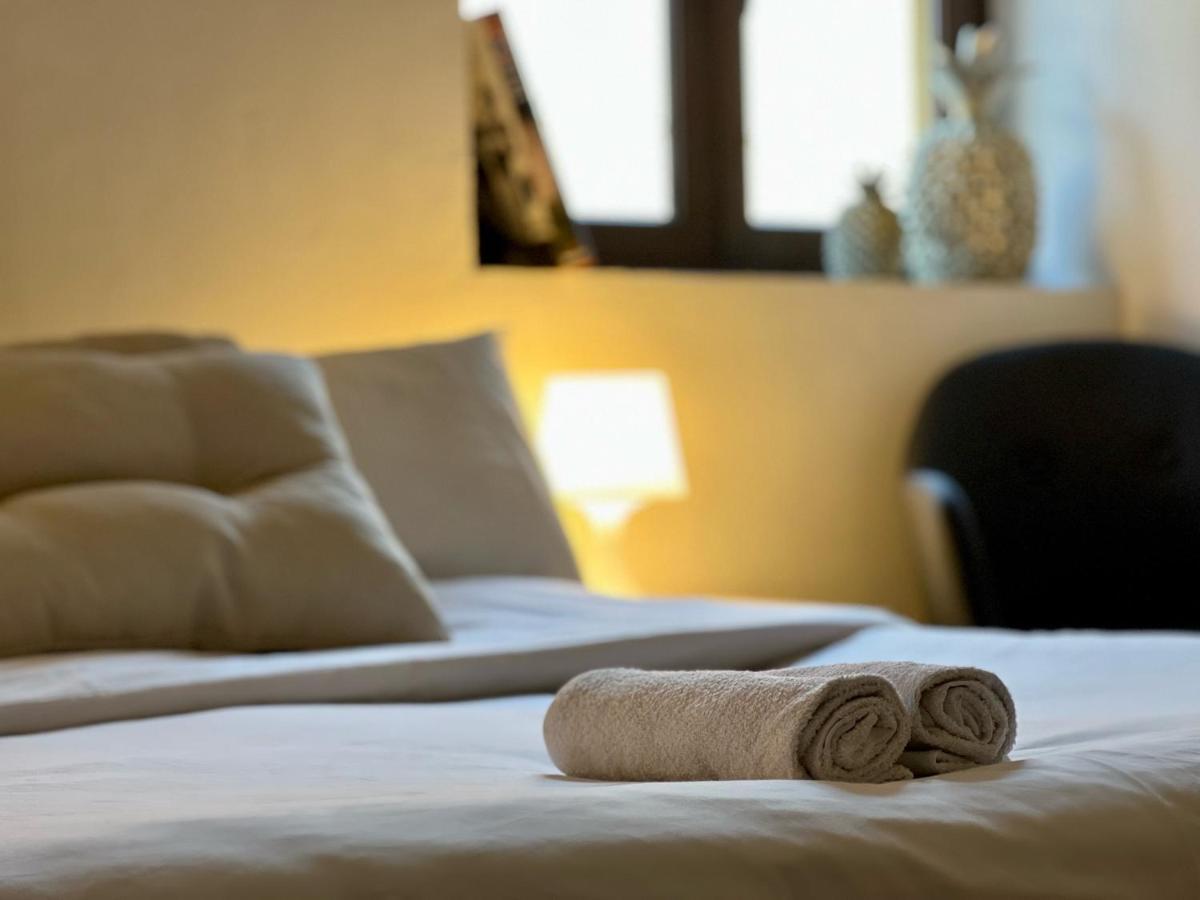 Novi Ligure Private Apartment Bagian luar foto