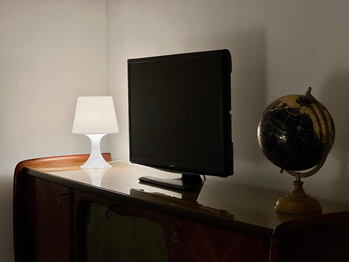 Novi Ligure Private Apartment Bagian luar foto