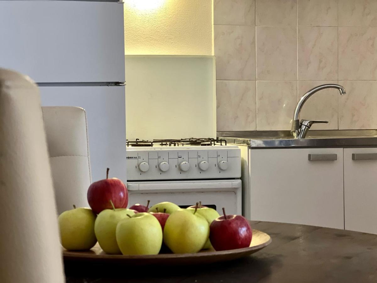 Novi Ligure Private Apartment Bagian luar foto