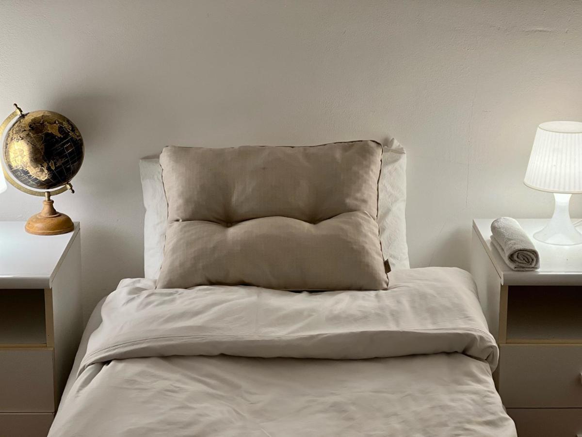 Novi Ligure Private Apartment Bagian luar foto