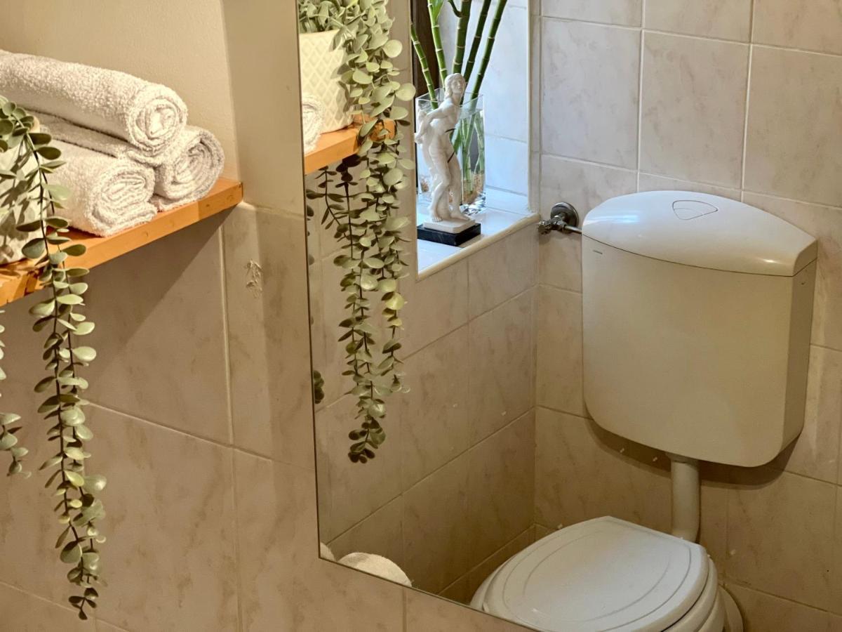 Novi Ligure Private Apartment Bagian luar foto