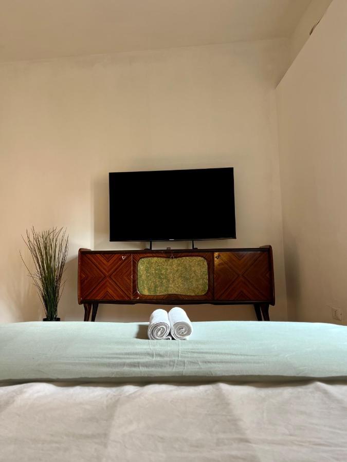 Novi Ligure Private Apartment Bagian luar foto